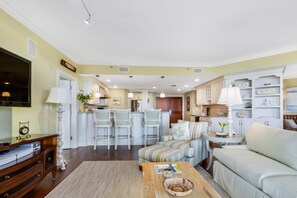 TV - Elevated 2 Bedroom Lasata Condo at Sandestin Golf and Beach Resort! (Miramar Beach)