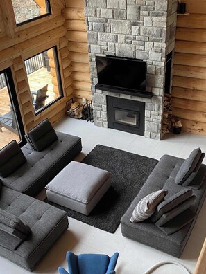 TV, fireplace, stereo