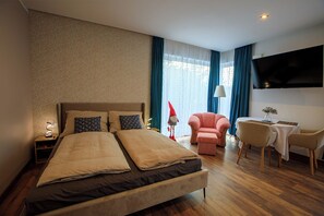 1 chambre, fer et planche à repasser, accès au Wi-Fi (inclus)