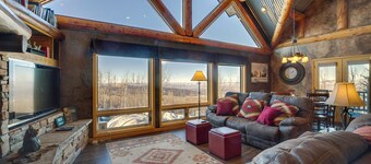 'black Bear Cabin' Near Skiing & Hiking!