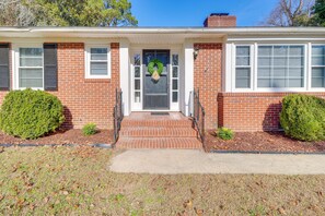 House (2 Bedrooms) | Interior - Walk to Chowan University: Dog-friendly Retreat (Murfreesboro)