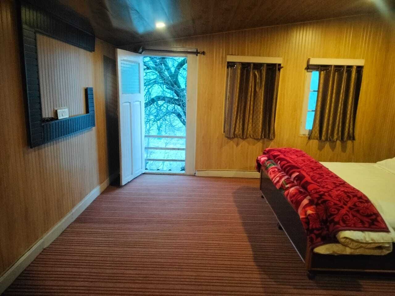 Suite Royal, 2 habitaciones, baño privado, vistas a la montaña | Cortinas opacas