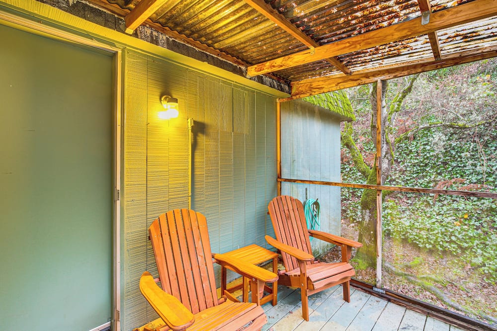2 Mi to University of Oregon: Pet-friendly Abode - Dorena Lake, OR