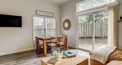 4 Mi to Ocean: Modern Townhome in Wilmington!