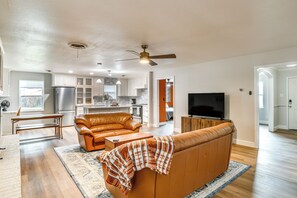 House (4 Bedrooms) | Front of property