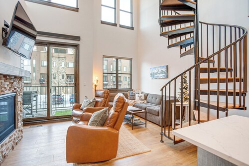 Walk to Cooper Creek Square: Condo w/ Hot Tub!