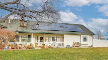 Apartment (2 Bedrooms) | Front of property