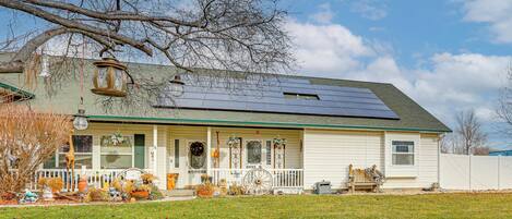 Apartment (2 Bedrooms) | Front of property