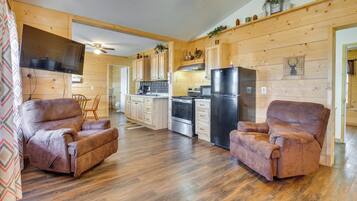 House (4 Bedrooms) | Interior