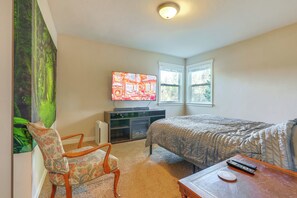 Interior - 4 Mi to Dtwn Grass Valley: Forest Oasis w/ Hot Tub (Grass Valley)