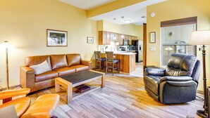 Unclassified image, 3 of 26, button - 12 Mi to Dtwn Tucson: Tranquil Townhome w/ Office (Tucson)
