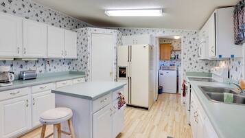 Rumah (2 Bedrooms) | Interior