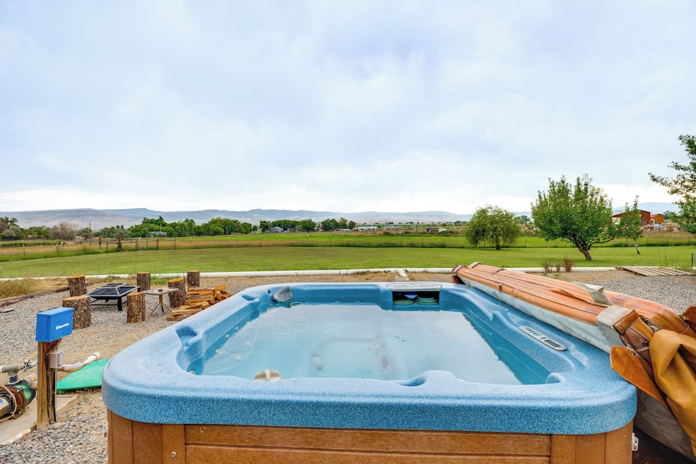Hot Tub & Screened Porch: Getaway in Montrose! - Montrose County, CO