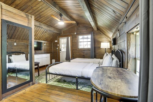 Rustic Retreat w/ Pool Access Near Nola!