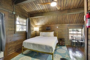 Interior - Heated Pool Access: Bayou Cabin Near Nola! (Marrero)