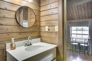 Interior - Heated Pool Access: Bayou Cabin Near Nola! (Marrero)