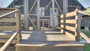 Interior - Cozy Cabin w/ Pool Access Near Nola! (Marrero)