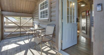 Cozy Cabin w/ Pool Access Near Nola!