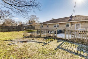 House (3 Bedrooms) | Interior - Deck & Workstations: Central Columbus Home (Columbus)