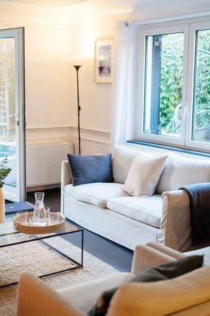 تلفزيون ذكي، كُتُب