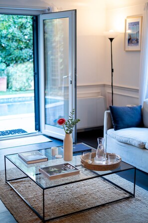 تلفزيون ذكي، كُتُب