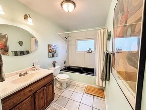 淋浴设施、吹风机、毛巾