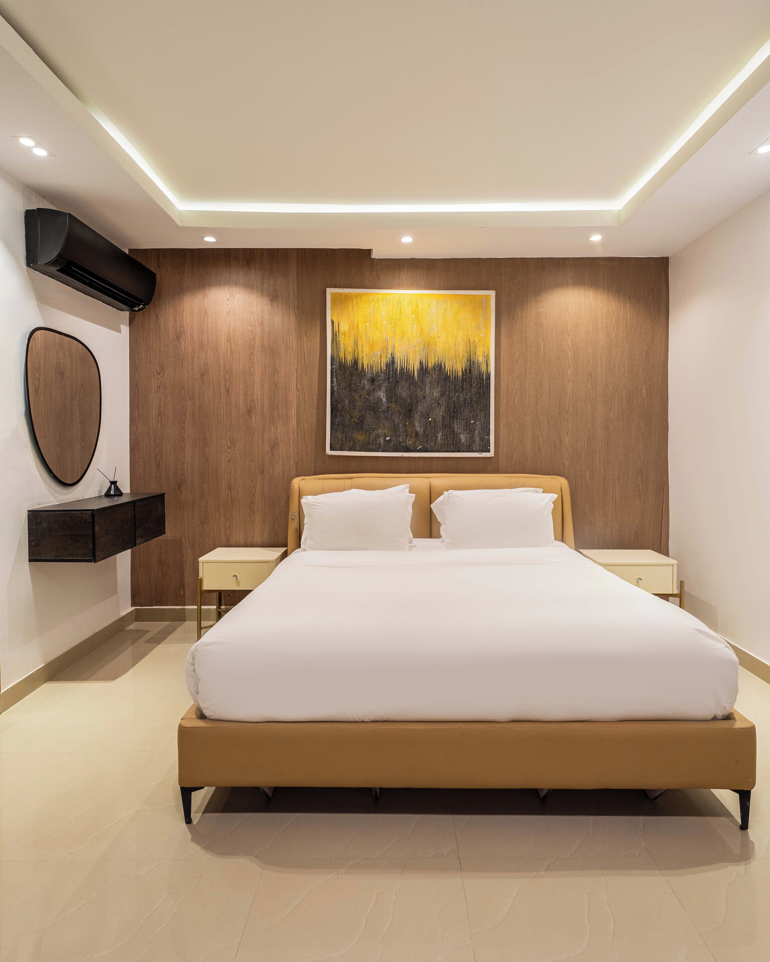 Desk, laptop workspace, free WiFi, bed sheets