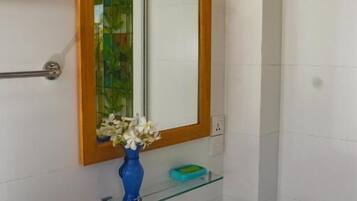 Deluxe Double Room, Balcony | Bathroom | Shower, hair dryer, towels, soap