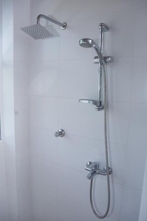 Bathroom - Ravi Villa (Hikkaduwa)