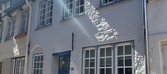 Beautiful vacation home with garden in the old town and private parking space