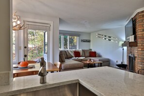 คอนโด, 1 ห้องนอน | บริเวณนั่งเล่น