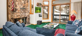 Beaver Creek Townhome with Amenities | RP187