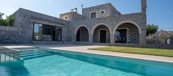 Villa Vilana With Private Pool