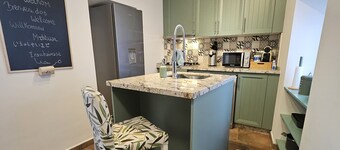 House for 6 people - 3 terraces, outdoor kitchen, BBQ, office, Andalusian charm in Cómpeta