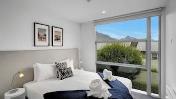 5 bedrooms, iron/ironing board, travel crib, WiFi