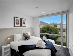 5 dormitorios, tabla de planchar con plancha, cuna de viaje y wifi