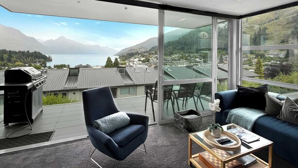 Interior - Central Lakeview Apartment | Walk to Town | Spa (Queenstown)