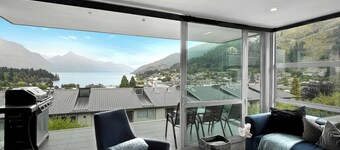 Central Lakeview Apartment | Walk to Town | Spa