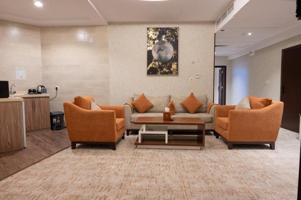 Family Apartment | Living area | Flat-screen TV, Netflix, streaming services