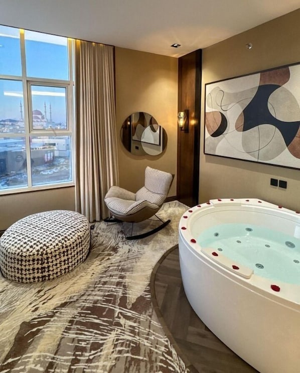 Presidential Suite, 1 Bedroom, Kitchenette, City View | Terrace/patio