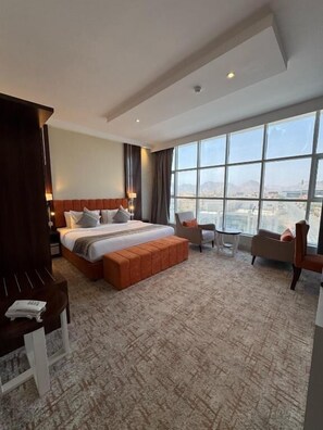 Executive Suite City View, 1 Bedroom, Kitchenette | Premium bedding, memory foam beds, in-room safe, laptop workspace - Alufq Hotel Suites (Ha'il)