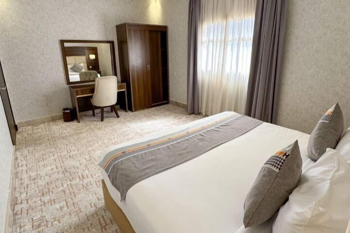 Suite – executive, 1 soverom, tekjøkken | Sengetøy av topp kvalitet, memory foam-senger og safe på rommet