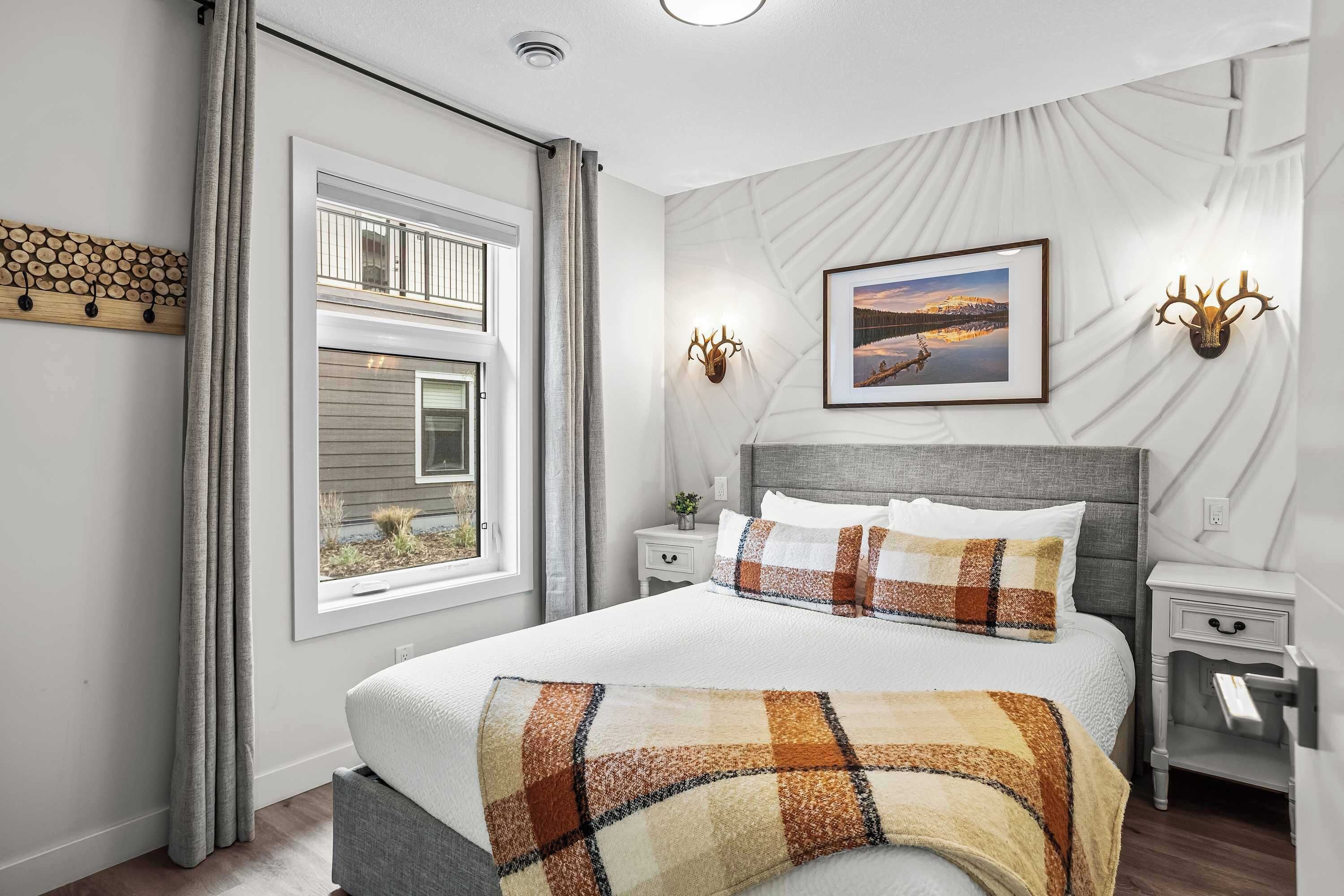 3 chambres, bureau, fer et planche à repasser, lit parapluie