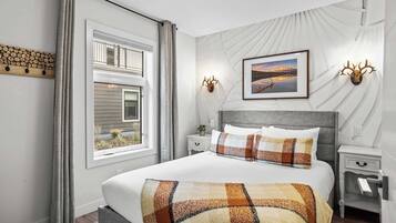 3 chambres, bureau, fer et planche à repasser, lit parapluie