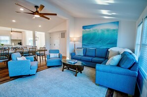 Téléviseur connecté, foyer, jeux vidéo, table de ping-pong