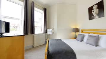 Iron/ironing board, free WiFi, bed sheets