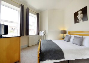 Strykejern/-brett, wi-fi (inkludert) og sengetøy