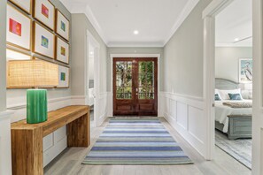 7 室のベッドルーム、アイロン / アイロン台、WiFi (無料)、ベッドシーツ