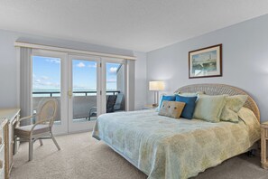 4 bedrooms, desk, iron/ironing board, free WiFi