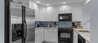 Pi in the Sky - Oceanfront, top floor, glorious views!